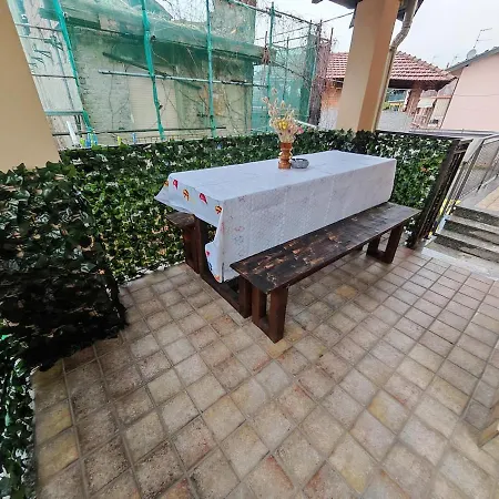 Apartman Casa Meghan *