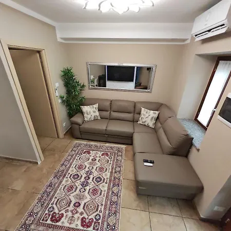 Casa Meghan * Castelletto sopra Ticino